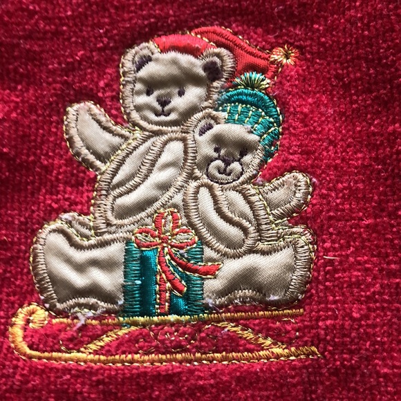 Embroidered Fingertip Towels - Picture 2 of 7